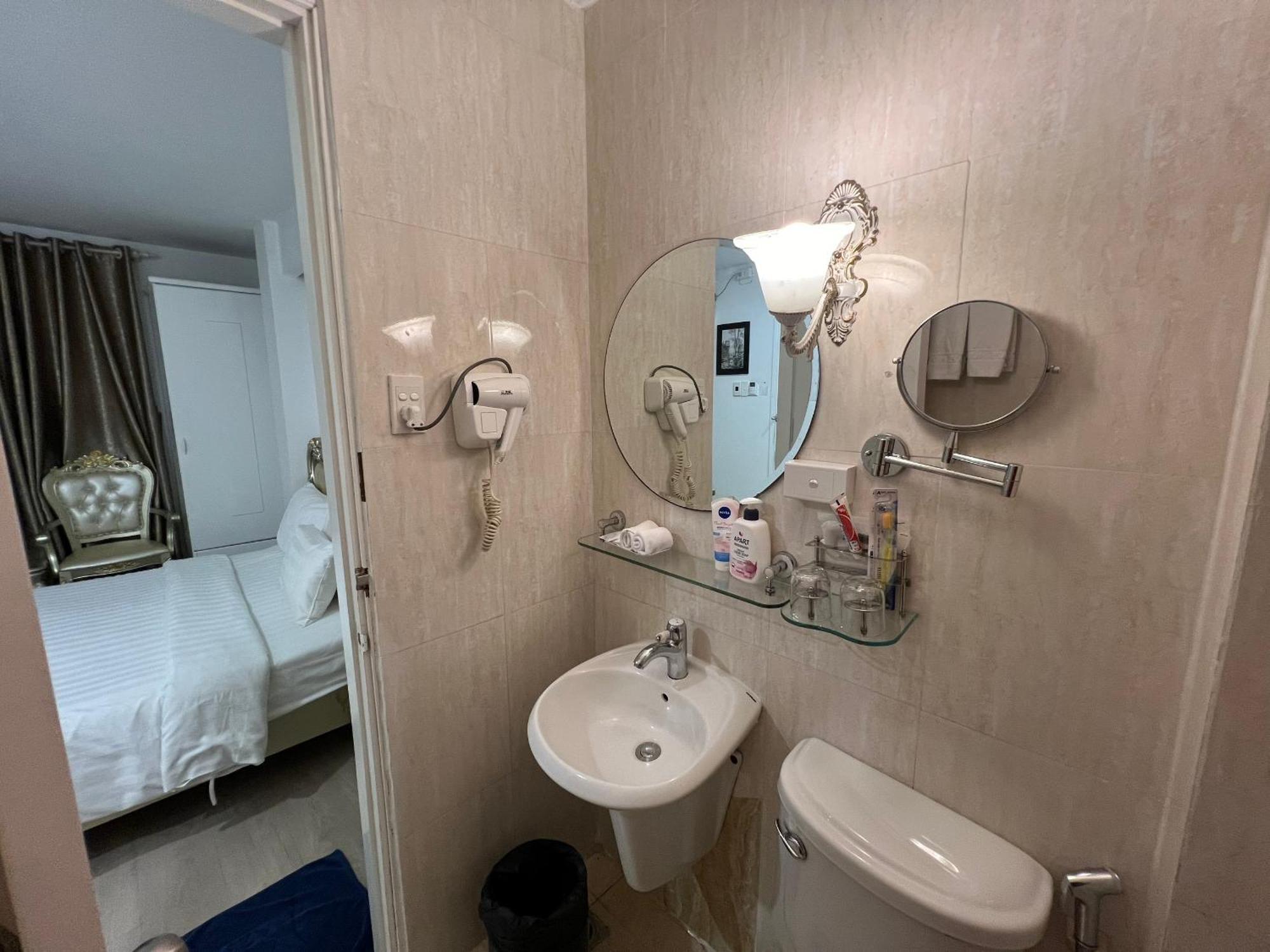 A25 - 255 Le Thanh Ton 2* Ho Chi Minh City